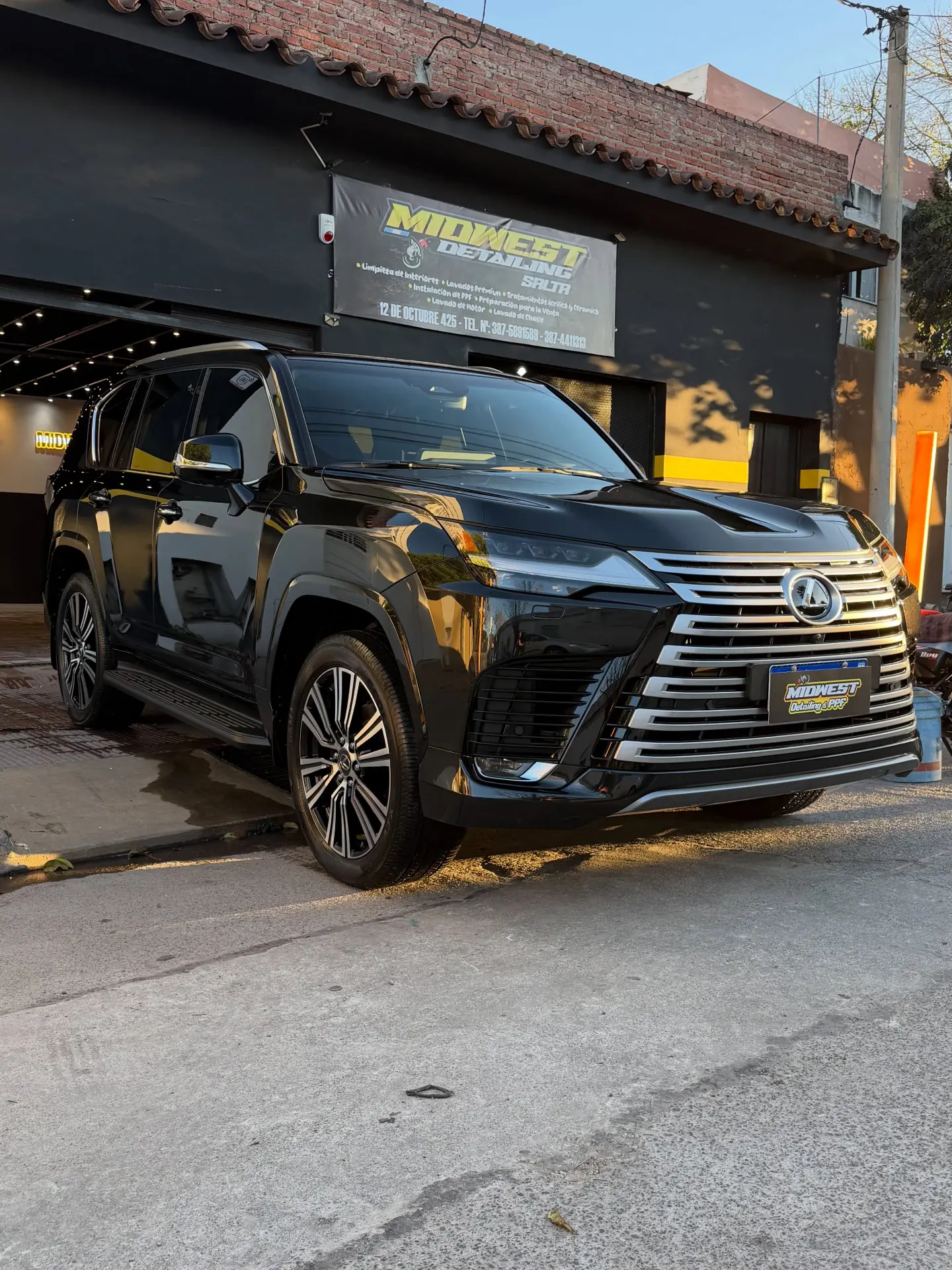 Lexus LX — Recuperación de profundidad de brillo + mantenimiento en Midwest Detailing Salta